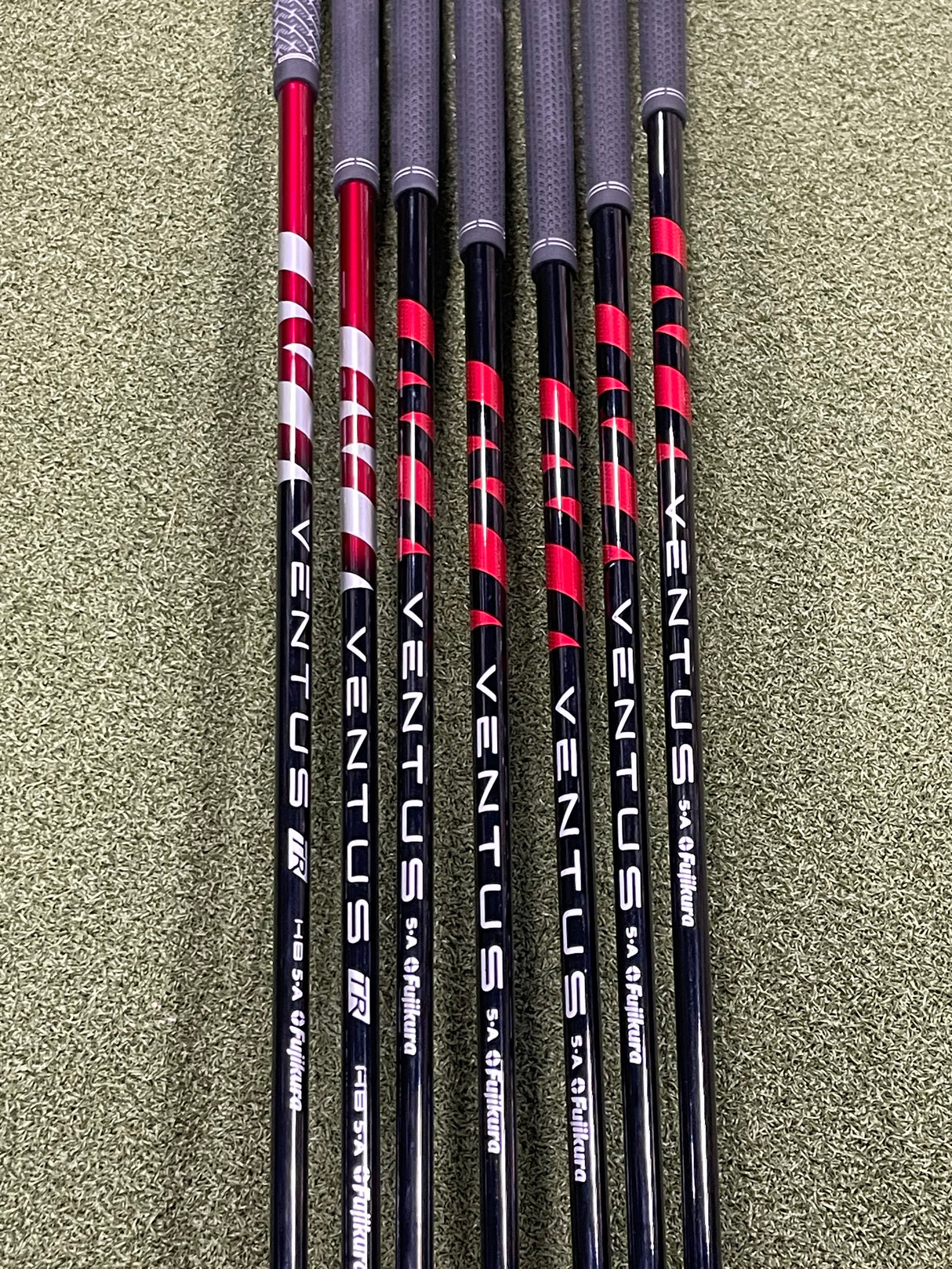 ENSEMBLE DE FERS TAYLORMADE STEALTH RH SENIOR USAGÉ