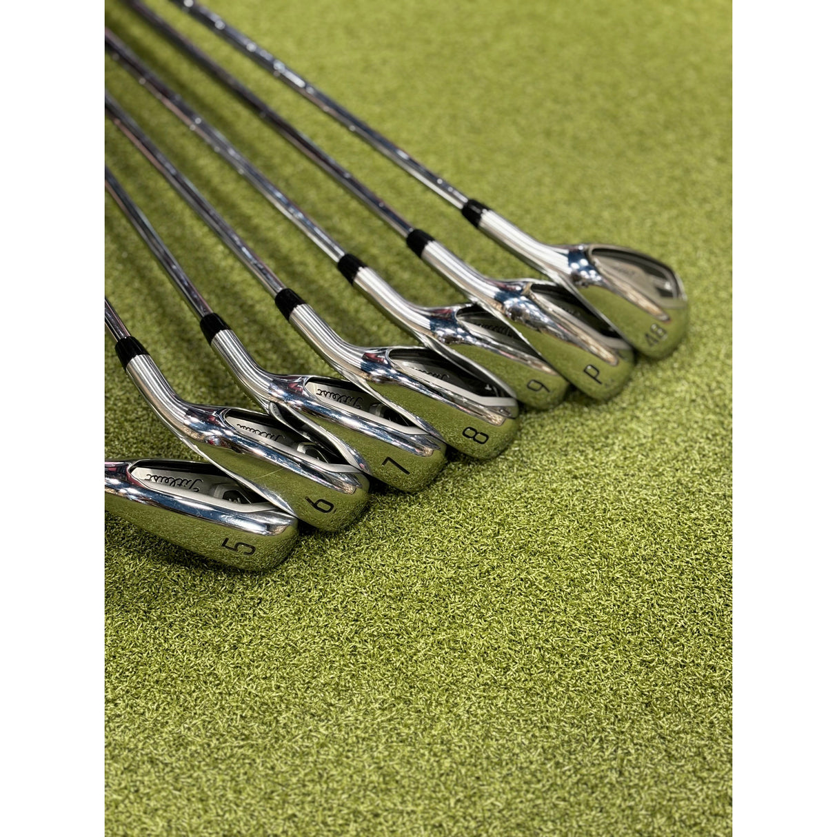 Titleist T300 Demo Set of Right-Handed Regular Irons