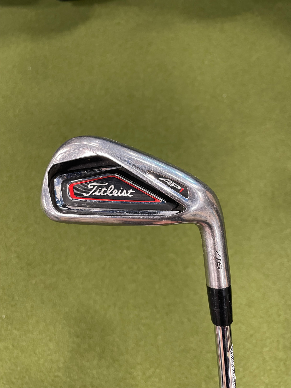 ENSEMBLE DE FERS USAGÉ TITLEIST AP1 RH REGULIER
