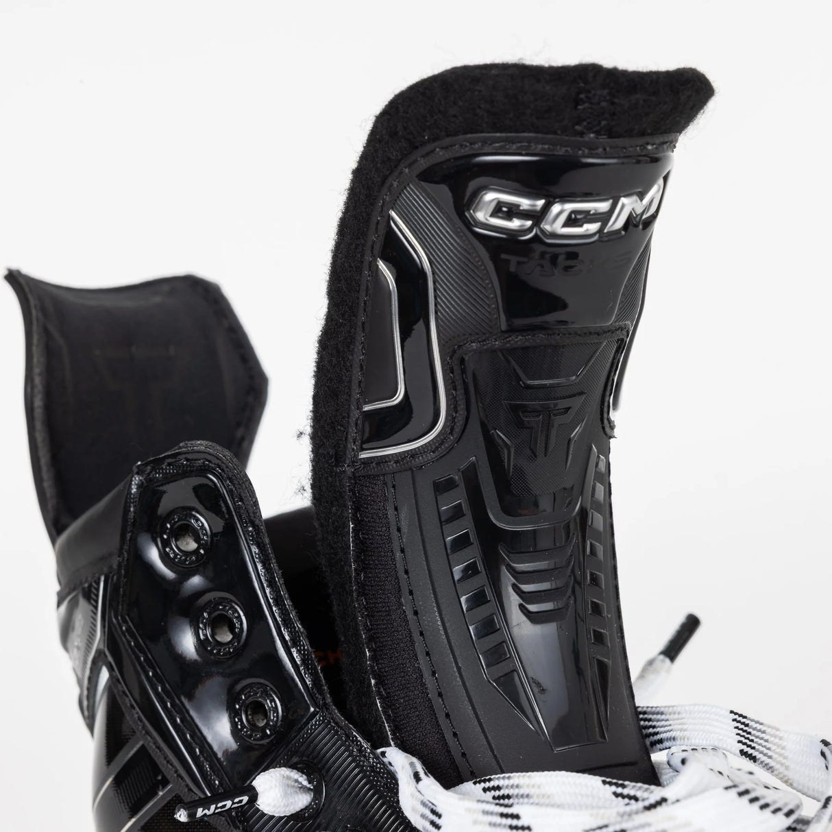 CCM TACKS XR 90 YOUTH SKATE