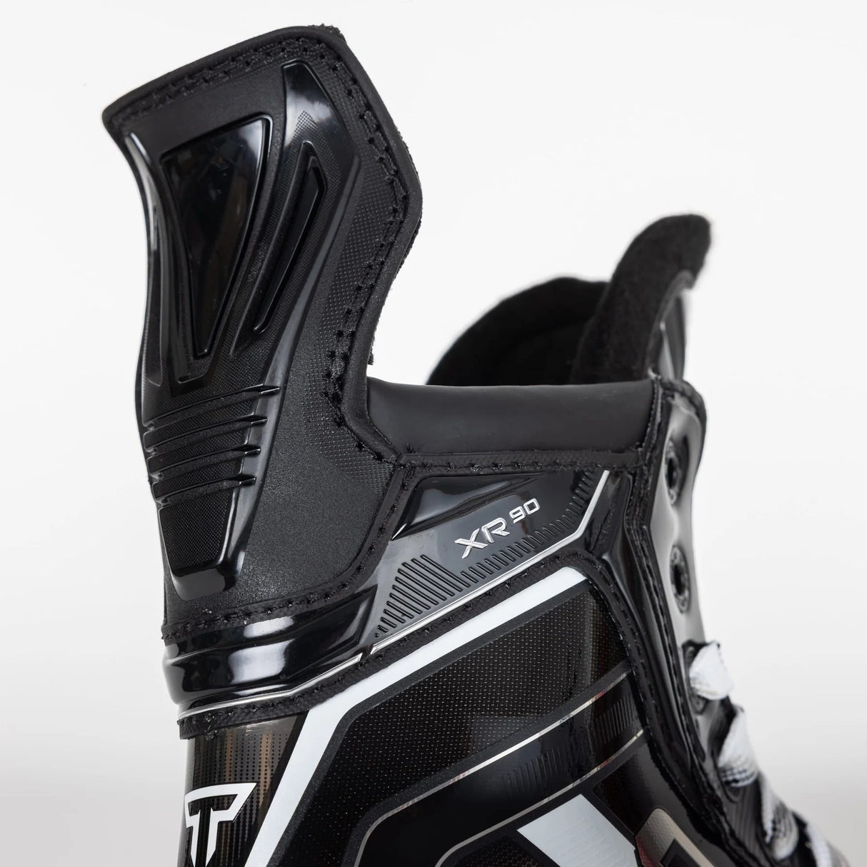 CCM TACKS XR 90 YOUTH SKATE